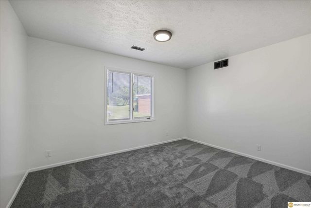 3505 S 56th Plaza, Omaha, NE 68106