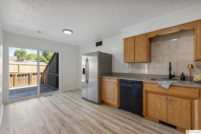 3505 S 56th Plaza, Omaha, NE 68106