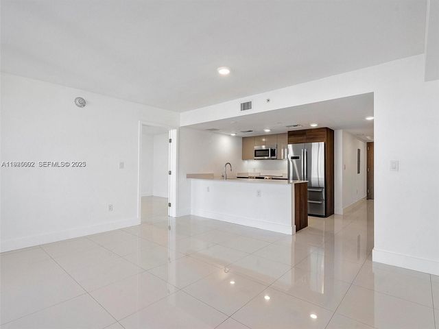 9261 E Bay Harbor Dr 501, Bay Harbor Islands, FL 33154