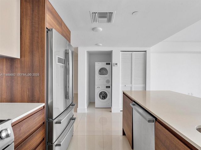 9261 E Bay Harbor Dr 501, Bay Harbor Islands, FL 33154