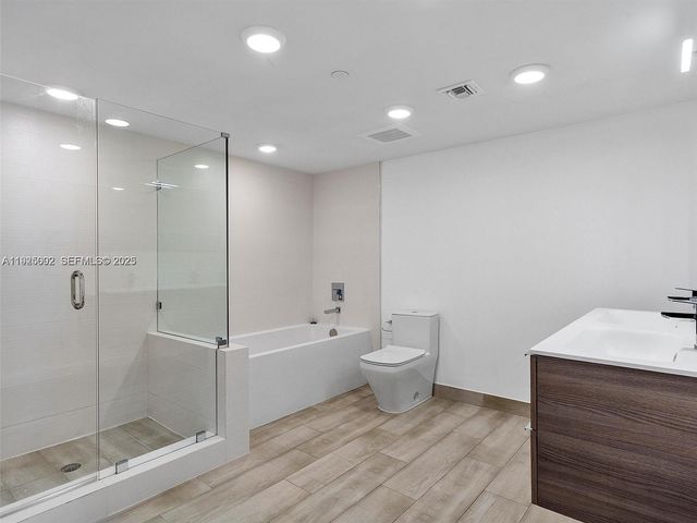 9261 E Bay Harbor Dr 501, Bay Harbor Islands, FL 33154