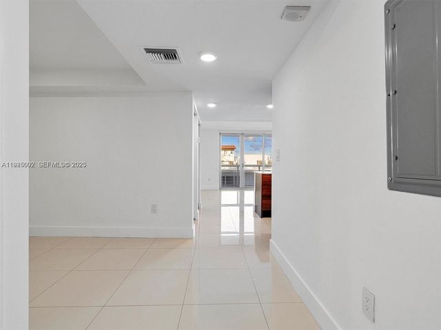 9261 E Bay Harbor Dr 501, Bay Harbor Islands, FL 33154