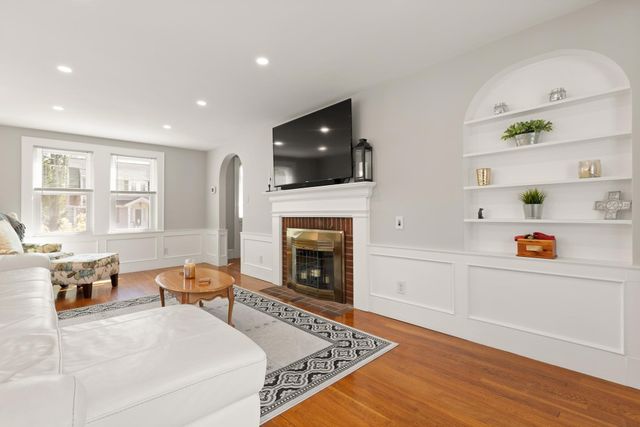 67 Woodard Ave, Brockton, MA 02301