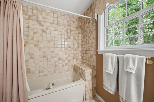 50 Munroe Drive, Hampstead, NH 03826