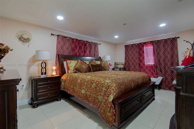 521 S Florida Mango Road, West Palm Beach, FL 33406