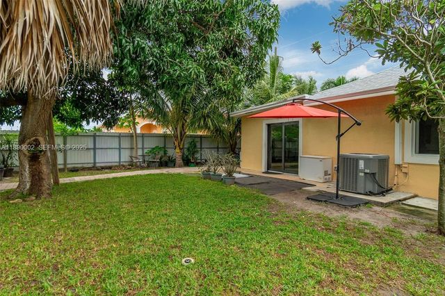 521 S Florida Mango Road, West Palm Beach, FL 33406