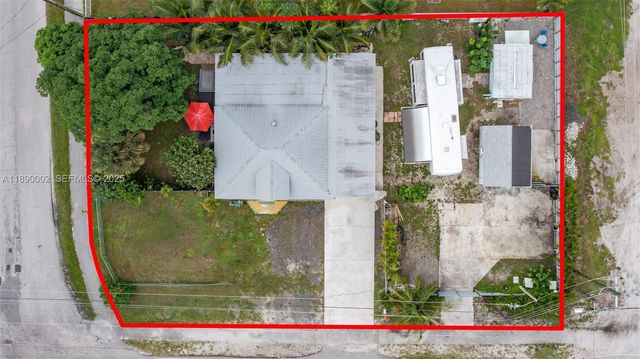 521 S Florida Mango Road, West Palm Beach, FL 33406
