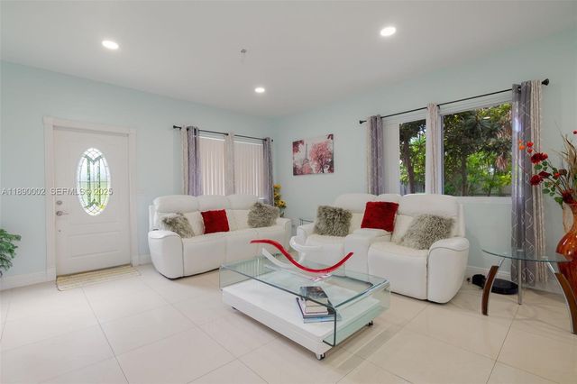 521 S Florida Mango Road, West Palm Beach, FL 33406