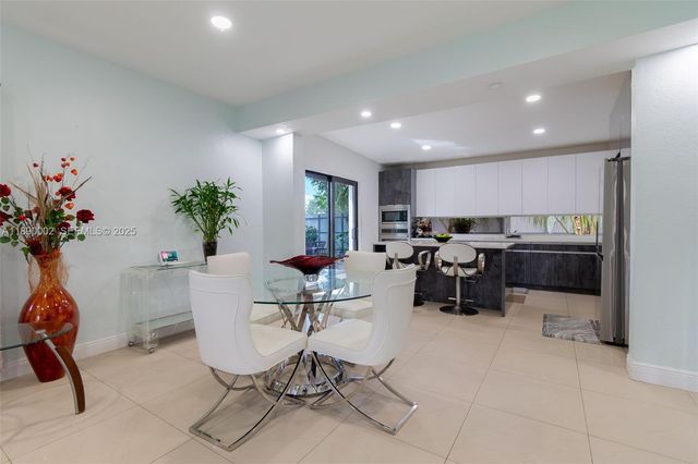 521 S Florida Mango Road, West Palm Beach, FL 33406