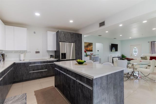 521 S Florida Mango Road, West Palm Beach, FL 33406