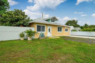 521 S Florida Mango Road, West Palm Beach, FL 33406
