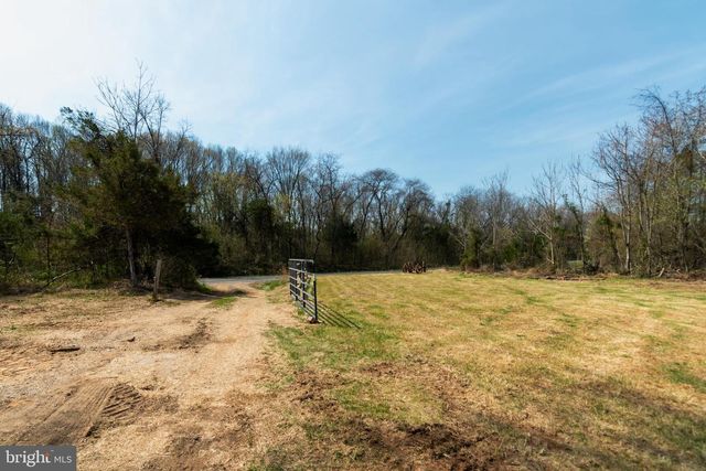 19005 TIDEWATER TRL, Fredericksburg, VA 22408