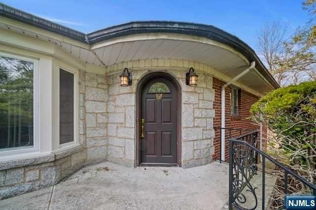 35 Old Dock Road, Alpine, NJ 07620