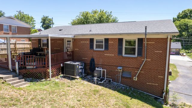 128 Jefferson Ave, W, Carthage, TN 37030