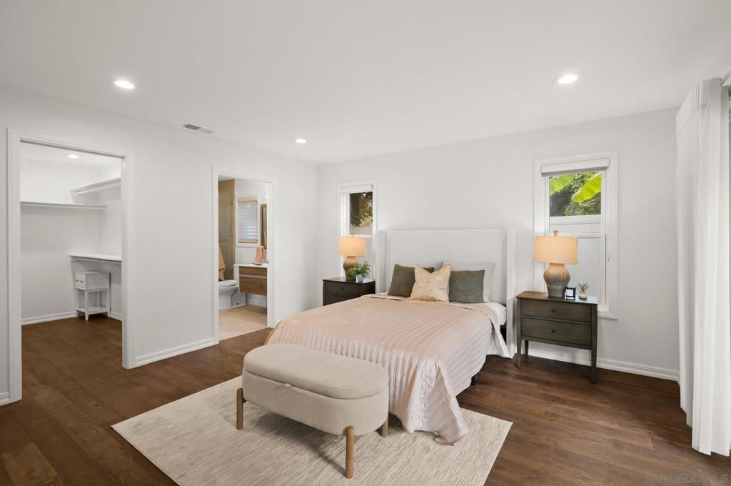 Image 10 of property listing at 2505 Hidden Valley Pl, La Jolla, CA 92037