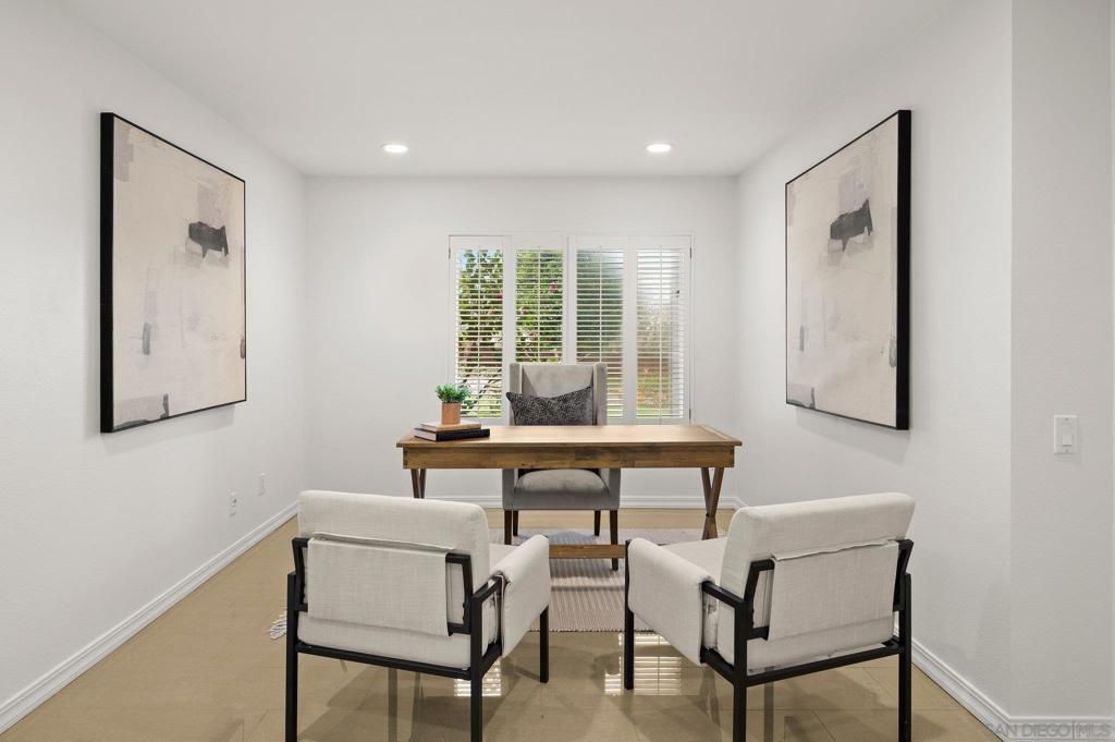 Image 18 of property listing at 2505 Hidden Valley Pl, La Jolla, CA 92037