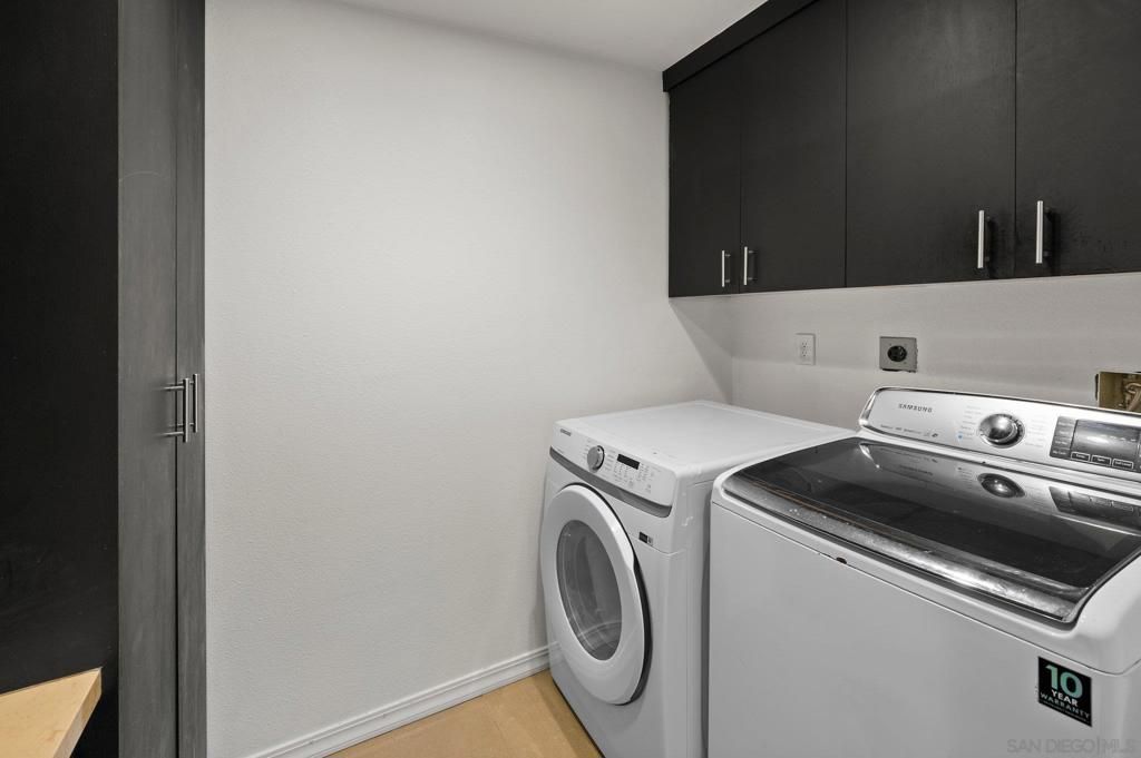 Image 23 of property listing at 2505 Hidden Valley Pl, La Jolla, CA 92037