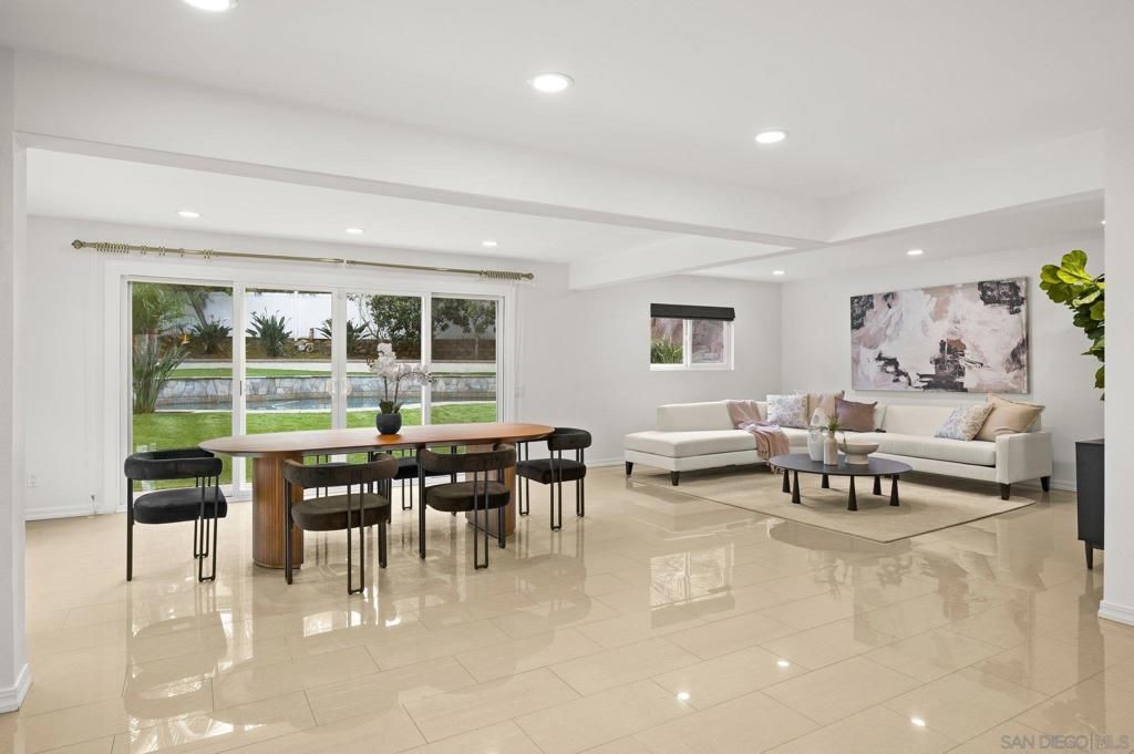 Image 25 of property listing at 2505 Hidden Valley Pl, La Jolla, CA 92037