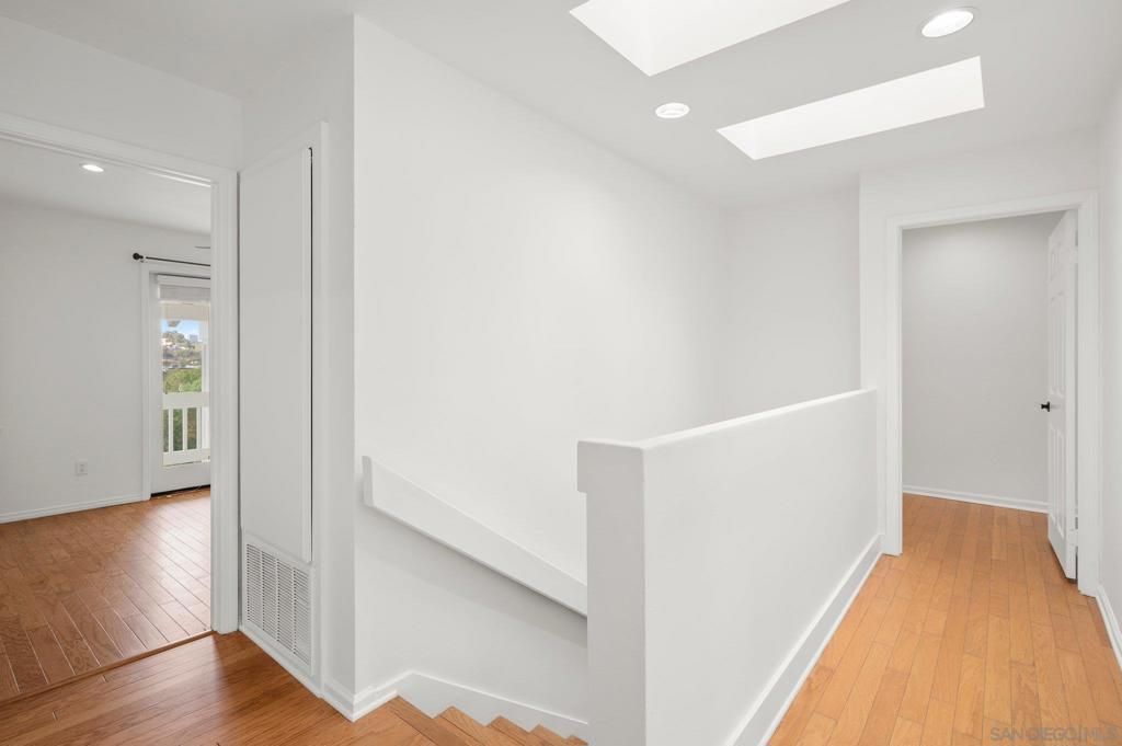 Image 31 of property listing at 2505 Hidden Valley Pl, La Jolla, CA 92037