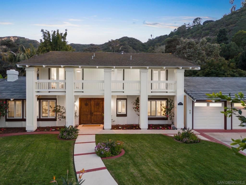 Image 4 of property listing at 2505 Hidden Valley Pl, La Jolla, CA 92037