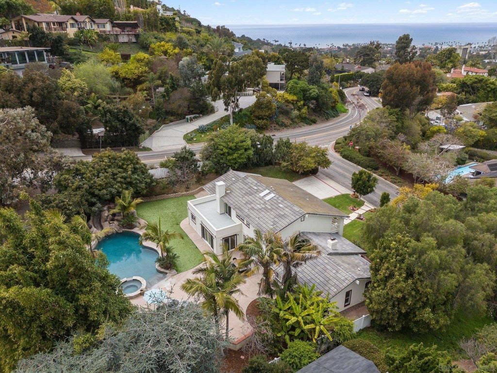 Image 55 of property listing at 2505 Hidden Valley Pl, La Jolla, CA 92037