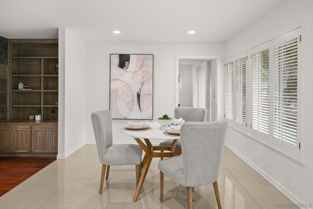 Image 9 of property listing at 2505 Hidden Valley Pl, La Jolla, CA 92037