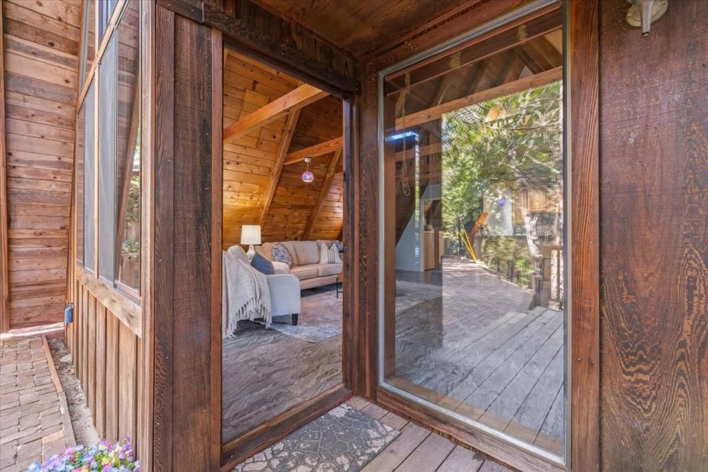 Image 10 of property listing at 18081 Redwood Drive, Los Gatos, CA 95033