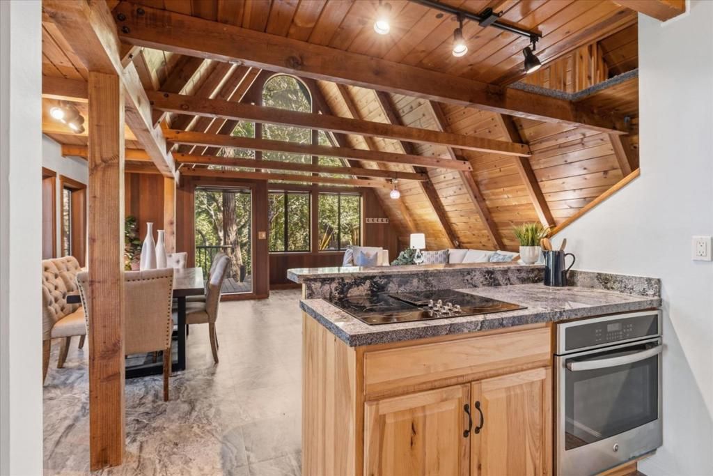 Image 20 of property listing at 18081 Redwood Drive, Los Gatos, CA 95033