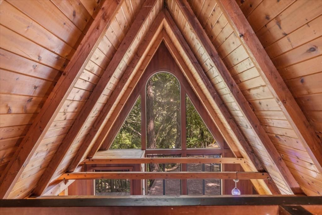 Image 26 of property listing at 18081 Redwood Drive, Los Gatos, CA 95033