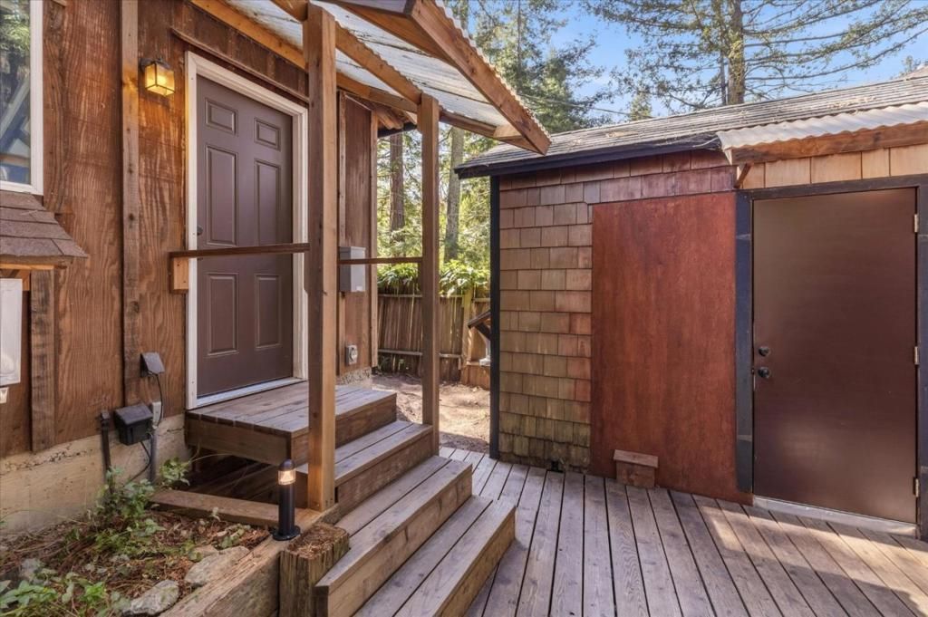 Image 31 of property listing at 18081 Redwood Drive, Los Gatos, CA 95033