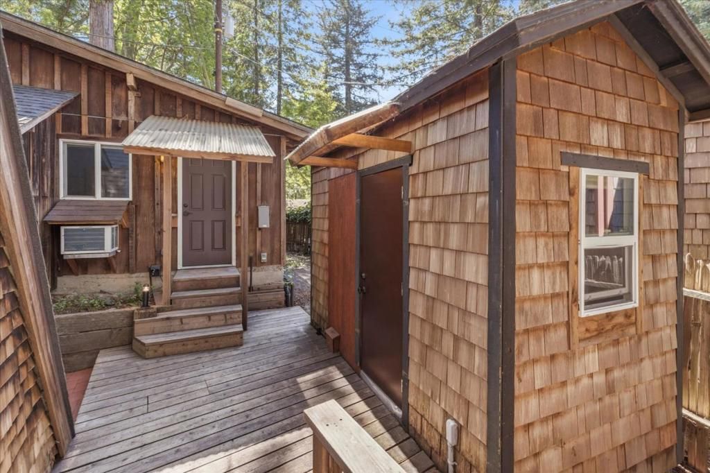 Image 32 of property listing at 18081 Redwood Drive, Los Gatos, CA 95033