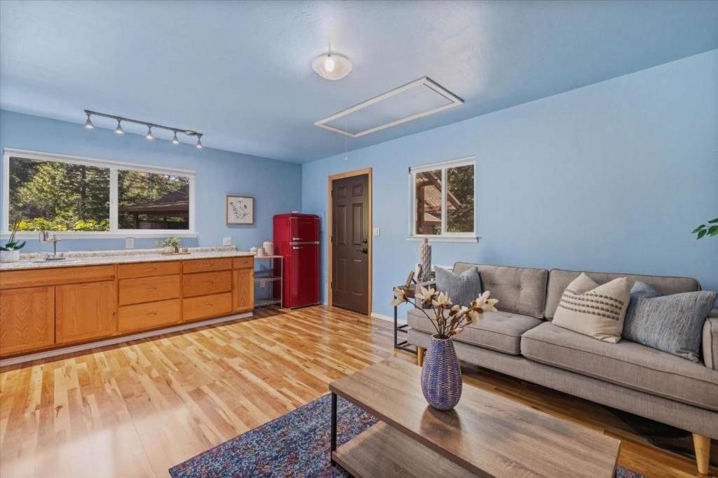 Image 35 of property listing at 18081 Redwood Drive, Los Gatos, CA 95033