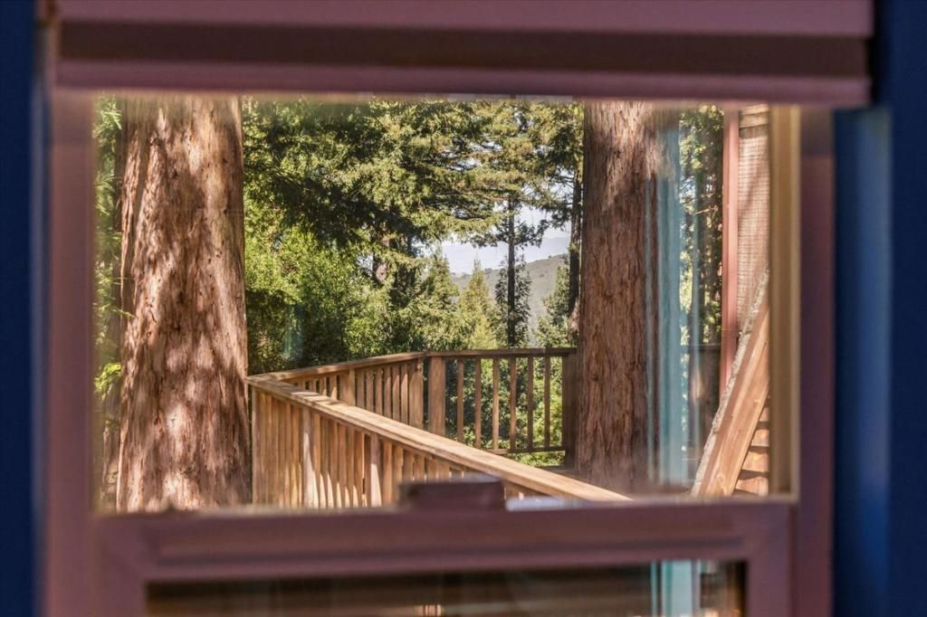 Image 41 of property listing at 18081 Redwood Drive, Los Gatos, CA 95033