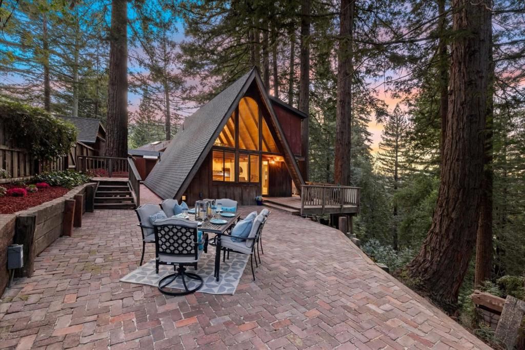 Image 49 of property listing at 18081 Redwood Drive, Los Gatos, CA 95033