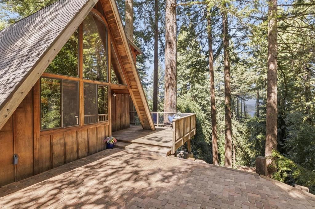 Image 5 of property listing at 18081 Redwood Drive, Los Gatos, CA 95033