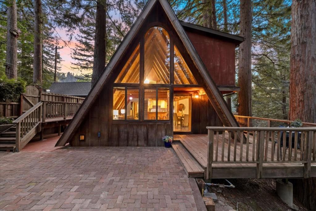 Image 50 of property listing at 18081 Redwood Drive, Los Gatos, CA 95033