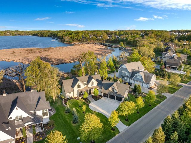 3752 Woodland Cove Parkway, Minnetrista, MN 55331