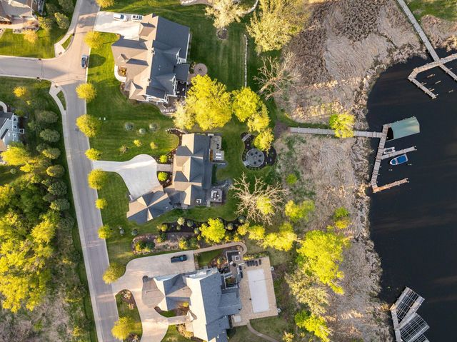 3752 Woodland Cove Parkway, Minnetrista, MN 55331