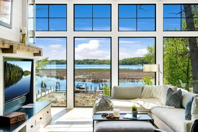 3752 Woodland Cove Parkway, Minnetrista, MN 55331