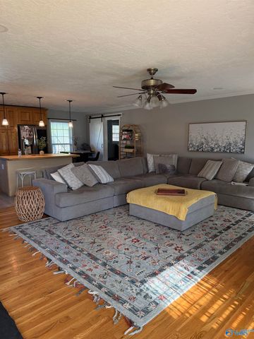 304 Hannah Avenue SE, Attalla, AL 35954