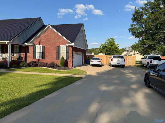 304 Hannah Avenue SE, Attalla, AL 35954