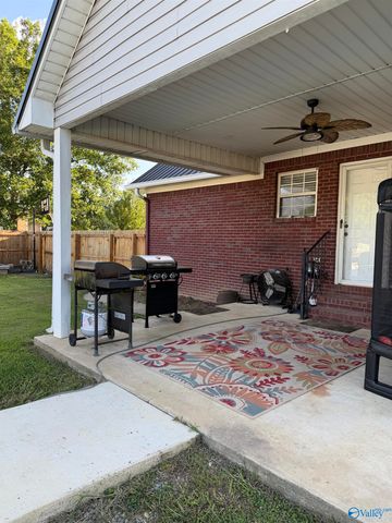 304 Hannah Avenue SE, Attalla, AL 35954