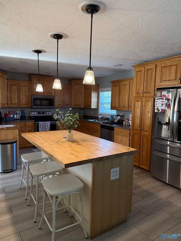 304 Hannah Avenue SE, Attalla, AL 35954