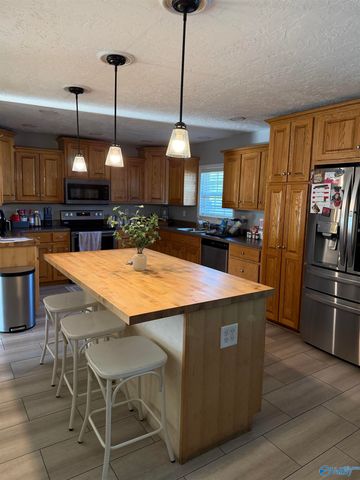 304 Hannah Avenue SE, Attalla, AL 35954