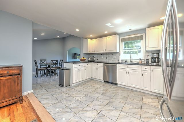71 Canterbury Lane, Milford, CT 06460