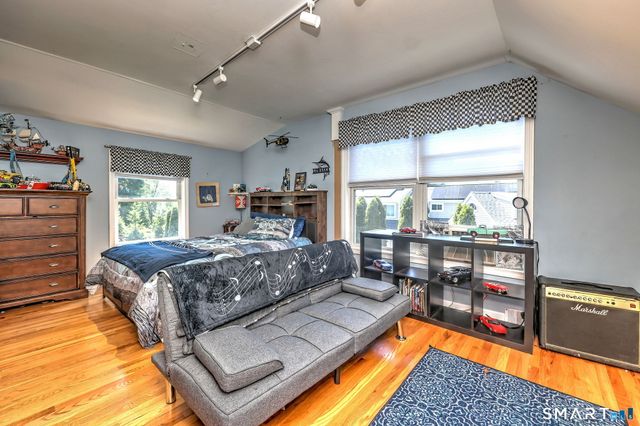 71 Canterbury Lane, Milford, CT 06460