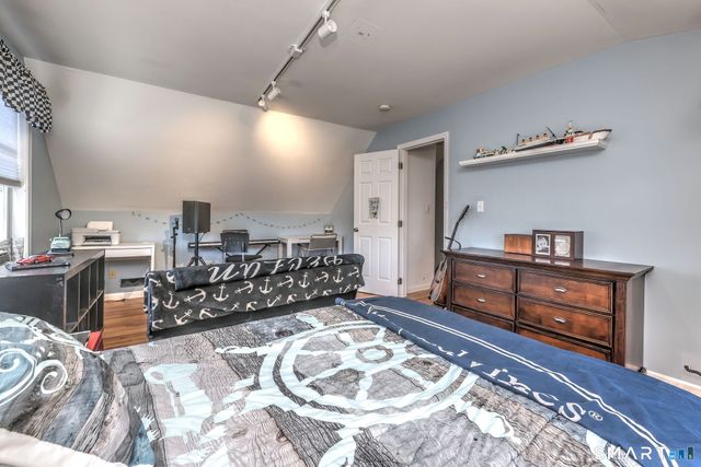 71 Canterbury Lane, Milford, CT 06460