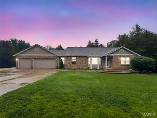 1039 Country Trails Lane, Moscow Mills, MO 63362