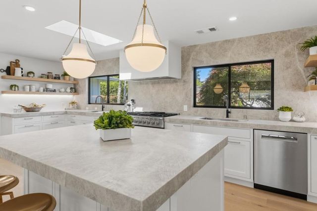 430 San Domingo Way, Los Altos, CA 94022