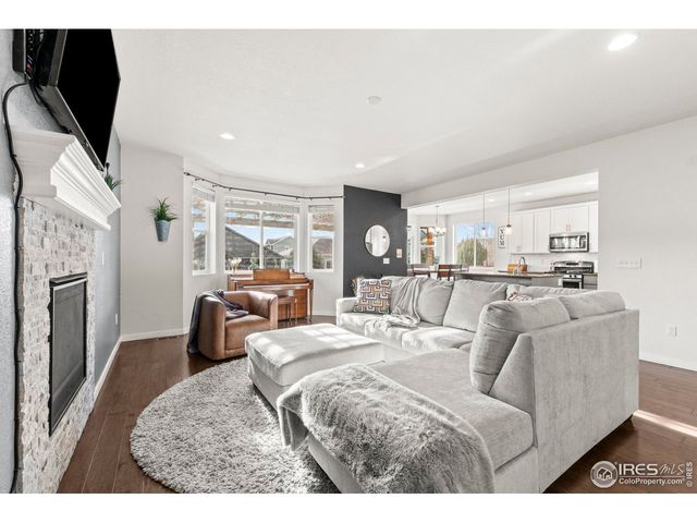 553 Hillspire Dr, Windsor, CO 80550